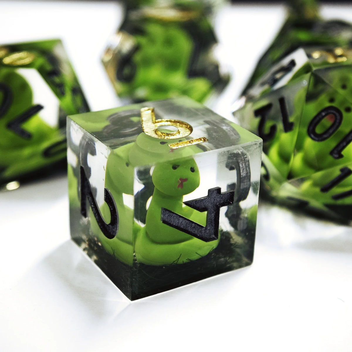 Snake-Effect Resin Dice Set – 4 Colours to Choose From