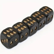 5Pcs Gothic Skull Dice Black Gold Resin D6 Six-Sided Dice with Embossed Skulls Novelty Game Accessory for RPG Board Games