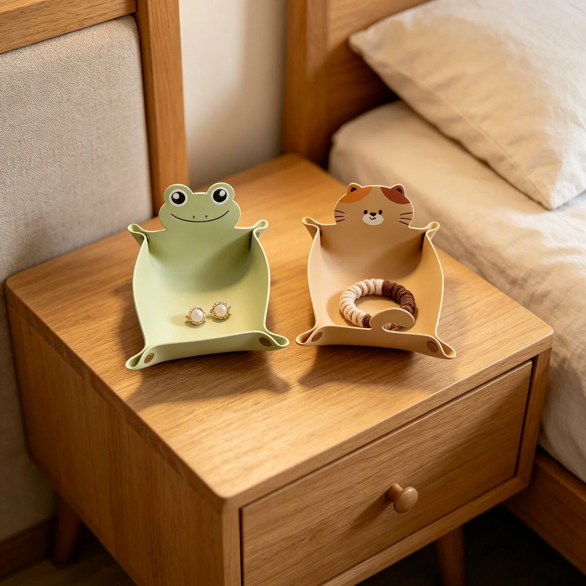 Cat-Shaped Dice Tray – 2 Colours to Choose From